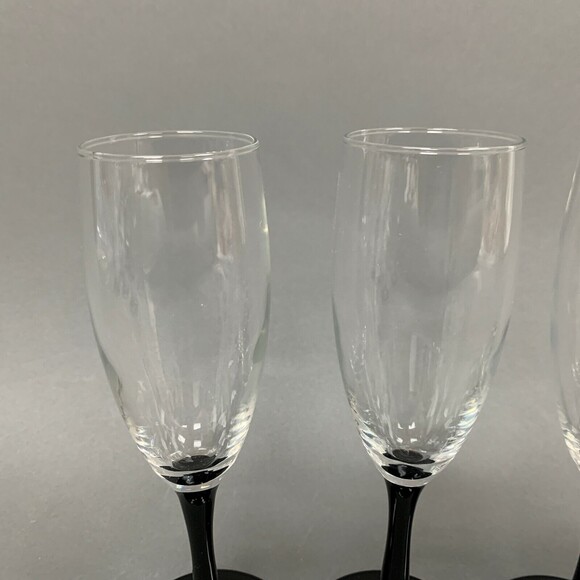 Clear Bowl Black Stem almost 7 3/4" high Fluted Glass Glasses Lot of 4 - Picture 3 of 6